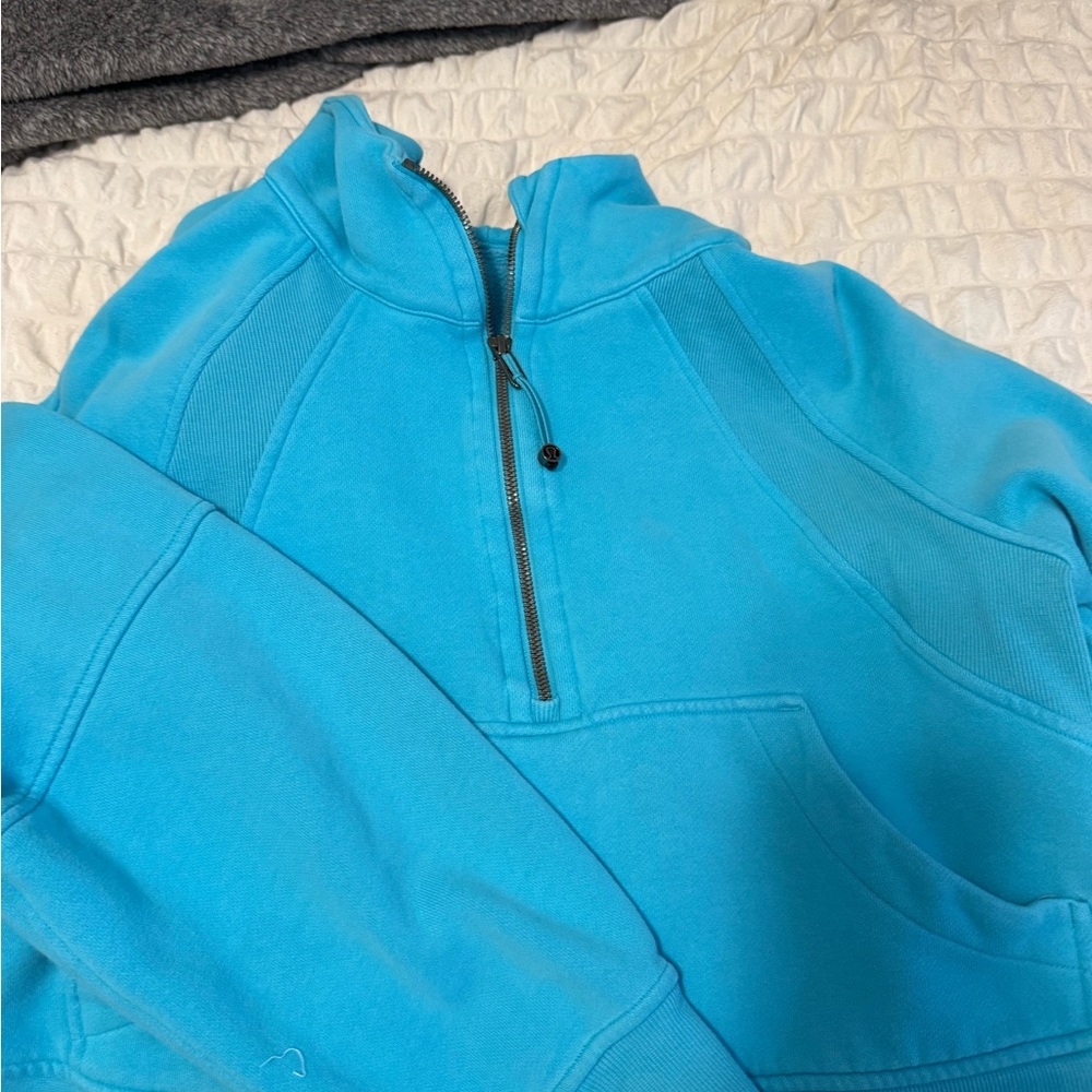 lululemon electric turquoise scuba